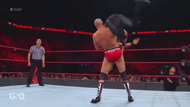 Check out the referee's reaction.